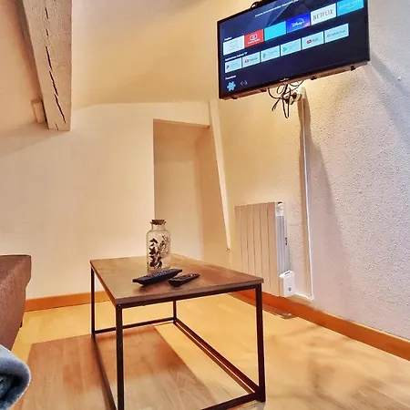 Studio One - Musee Auto - Wifi - Rbnb Apartment *
